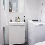 7 - Air-conditioned, P-spot & Self Check-in Apartmán