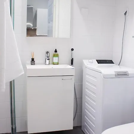 7 - Air-conditioned, P-spot & Self Check-in Апартаменты