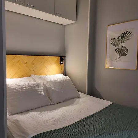 7 - Air-conditioned, P-spot & Self Check-in Apartment Jyväskylä